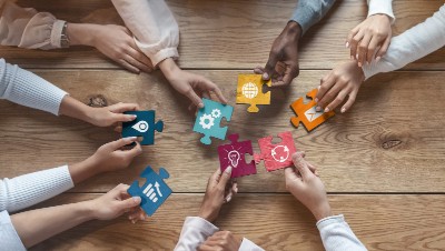 Um dos cursos será oferecido pela Central de Carreiras com o tema