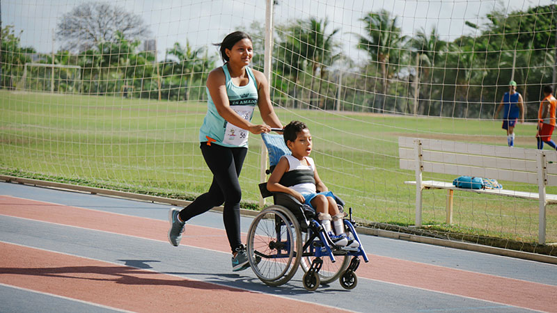 Corridinha da Saúde Unifor: evento ajuda crianças portadoras de deficiência física na integração com o esporte de uma forma divertida e segura. (Foto: Ares Soares/2018)