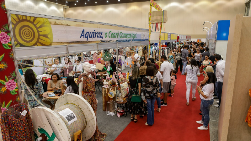 Feira reúne diversos artesãos, artesãs, cooperativas, casas de cultura e associações de artesanato de todo Brasil (Foto: Fenacce)