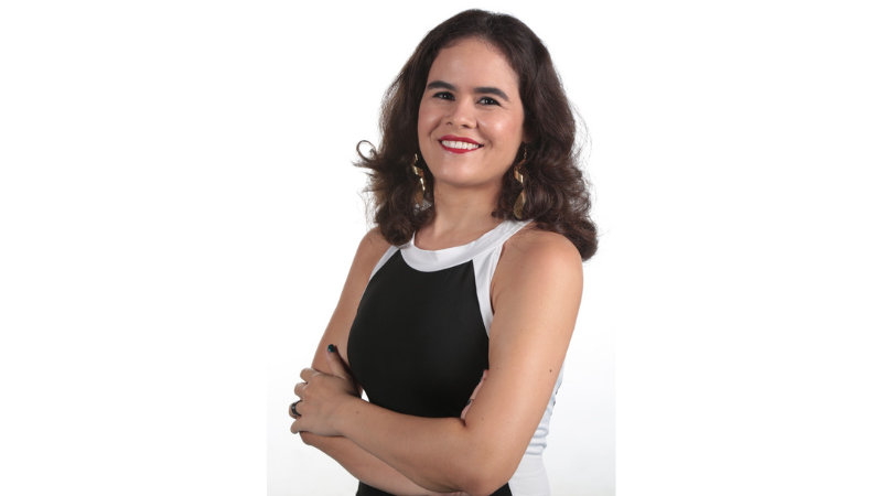 Ela é docente do curso de Ciências Contábeis e do Mestrado Profissional em Administração, além de coordenar o Núcleo de Apoio Fiscal (NAF) da Universidade de Fortaleza (Foto: Arquivo pessoal)