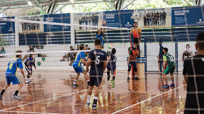 A iniciativa estimula a prática esportiva e aproxima os alunos de ensino médio do ambiente universitário (Foto: Ares Soares)