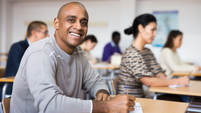 Na Universidade de Fortaleza, são 1.132 alunos ávidos por reinventar-se nos mais variados cursos (Foto: Getty Images)