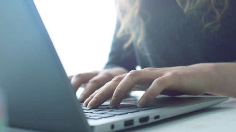 Núcleo de Tecnologias Educacionais da Universidade de Fortaleza também oferece suportes online para disciplinas presenciais (Foto: Getty Images)