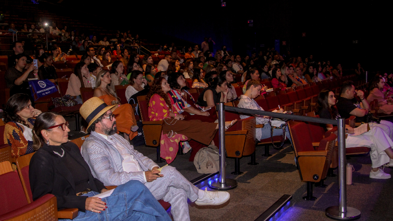 Esta edição traz Camila Coutinho, Mônica Salgado, Marcello Bastos e Ju Ferraz como convidados especiais (Foto: Divulgação)