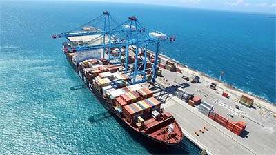 Em 2017 o Porto do Pecém movimentou mais de 15 milhões de toneladas de cargas. As exportações subiram 95% e as importações 29% na comparação com o ano anterior. (Foto: Informativo dos Portos)