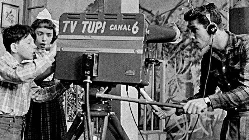 Em 1950, Assis Chateaubriand inaugura a TV Tupi e, com ela, a primeira estação de TV da América Latina. (Foto: Reprodução)