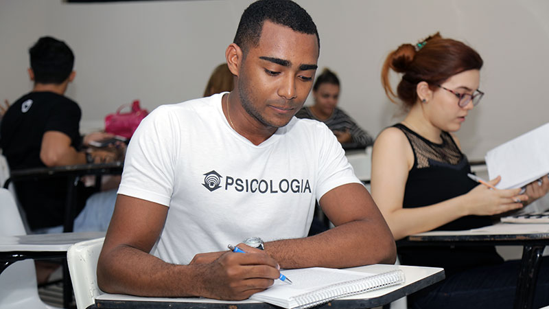 Os alunos do curso de Psicologia da Unifor terão a oportunidade de aprender sobre como planejar a carreira e empreender (Foto: Diego William)