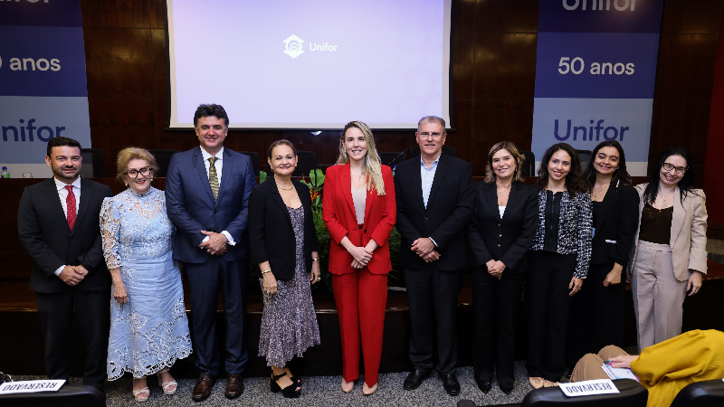 Samuel Elânio, Socorro França, Manuel Pinheiro Freitas, Lenise Queiroz Rocha, Jade Romero, Randal Pompeu, Maria Clara Bugarim, Camila Vieira Nunes, Katherine Mihaliuc e Juliana Mamede (Foto: Ares Soares)