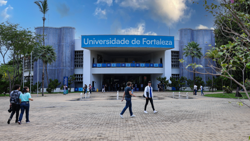 Os candidatos contemplados com as bolsas iniciam as aulas já no segundo semestre (Foto: Ares Soares)