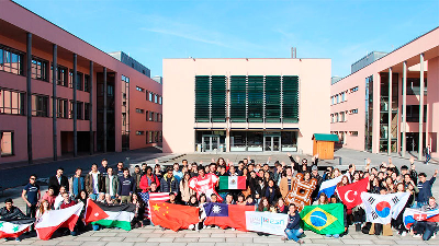 Intercambistas sendo recebidos na Deggendorf Institute of Technology, instituição de ensino superior da Alemanha (Foto: Arquivo pessoal)