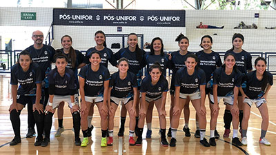 A equipe de futsal feminino ficou em 1º lugar. Times conquistaram a classificação para os Jogos Universitários Brasileiros de Quadra (Foto: Acervo Pessoal)