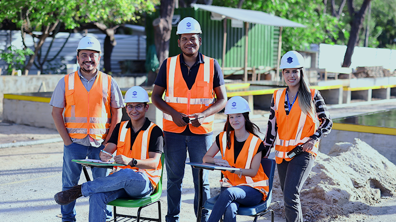 A cerimônia representa uma importante transição para os estudantes que ingressam na vida universitária (Foto: Ares Soares)
