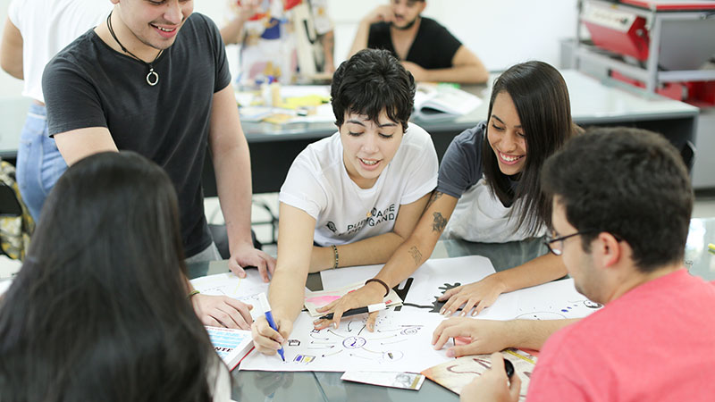 Os estudantes dos cursos de Publicidade e Propaganda e Jornalismo da Universidade de Fortaleza possuem diferenciais ímpares durante a formação. Foto: Ares Soares.