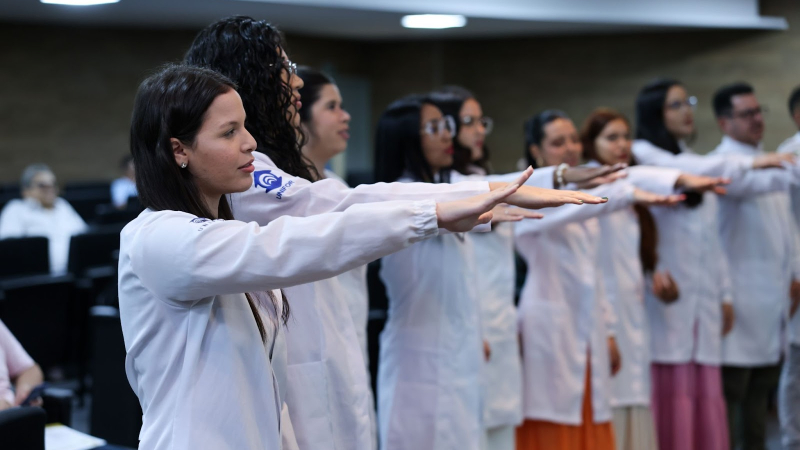 O evento marca, além da iniciação acadêmica, o comprometimento dos estudantes com as condutas éticas da profissão (Foto: Ares Soares)