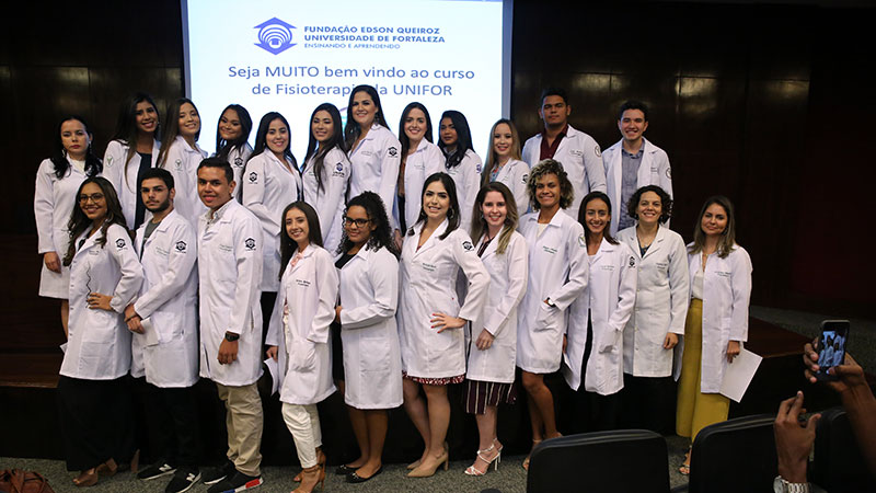 Cerimônia do Jaleco marca início das atividades práticas dos alunos de Fisioterapia (Foto: Ares Soares)