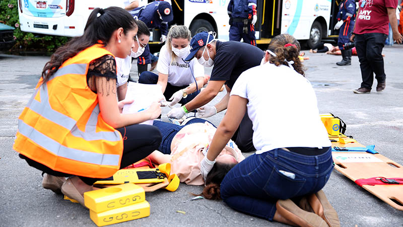 O principal objetivo dos primeiros socorros é realizar o atendimento inicial de emergência que pode preparar o mesmo para um atendimento especializado (Foto: Ares Soares/Unifor)