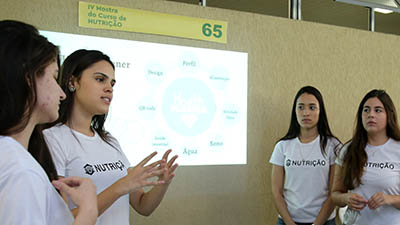 Na Mostra do Curso de Nutrição serão expostos banners com trabalhos realizados em diversas disciplinas (Foto: Ares Soares/Unifor)