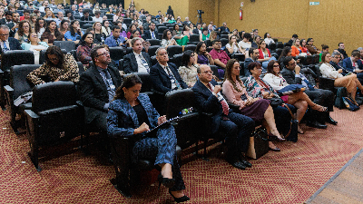 Teatro Celina Queiroz receberá alunos e empresários na Semana da Administração da Universidade de Fortaleza (Foto: Lucas Plutarcho)