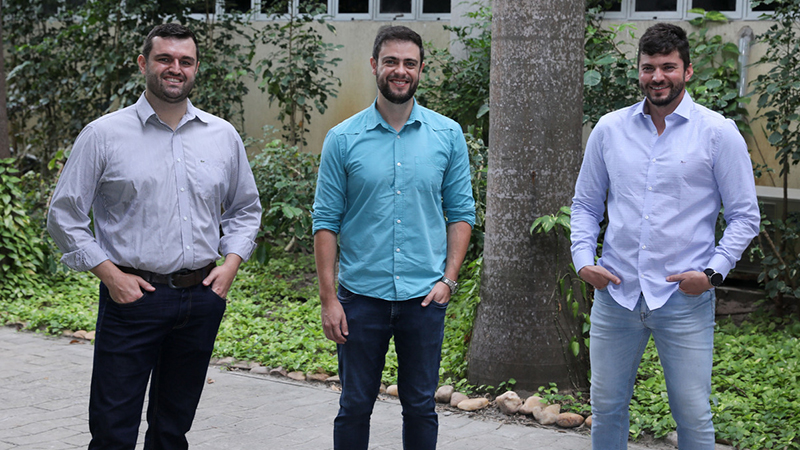 O estudo é coordenado pelos pesquisadores Saul Gaudêncio, Kaio Tavares e Leonardo Tondello, do Núcleo de Biologia Experimental da Unifor. (Foto: Ares Soares)