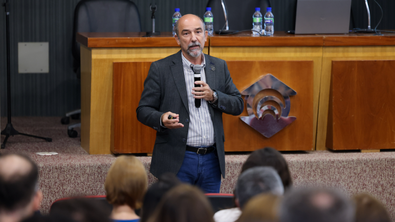 O professor Paulo Jorge dos Santos é Diretor de Avaliação da Capes desde 2022; de 2014 a 2022 ele atuou como coordenador da área de Biodiversidade da entidade (Foto: Ares Soares)