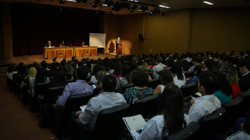 A internacionalização do PPGD é um dos pontos que reforçam a excelente avaliação da Capes, segundo o coordenador do programa, Rômulo Guilherme Leitão (Foto: Ares Soares)