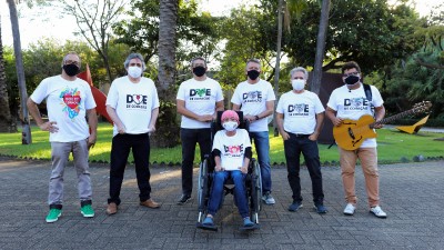 Os artistas visitaram o campus da Universidade de Fortaleza para celebrar a campanha e relembrar os trabalhos realizados em edições anteriores. (Foto: Ares Soares)